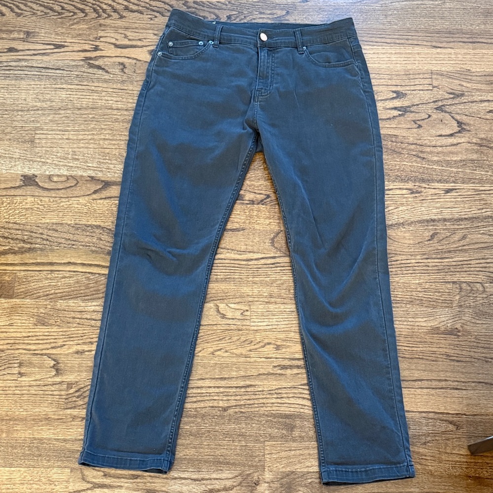Classic Relaxed Fit Jeans in Black
